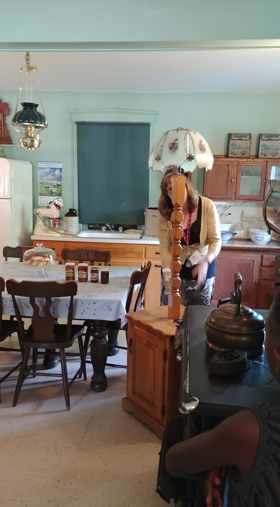 Guide at Amish House